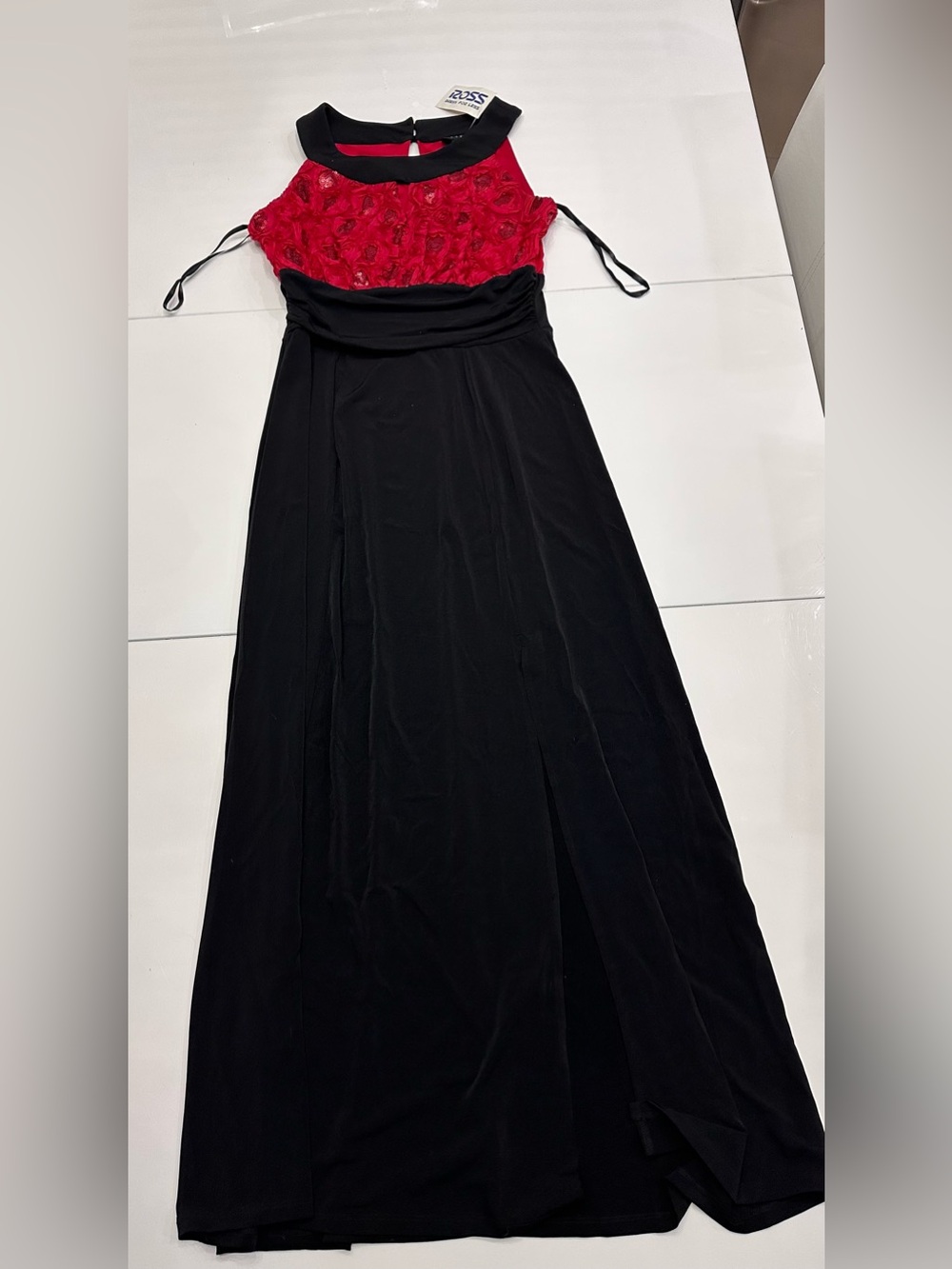 En Focus Petite NWT Sequined Rosette Mesh  Maxi Gown Size 4P